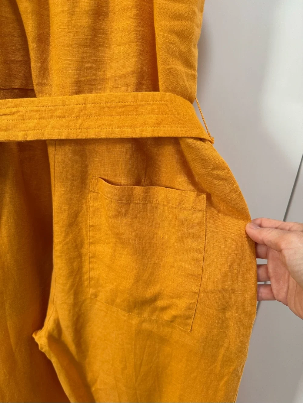 Everlane sleeveless linen